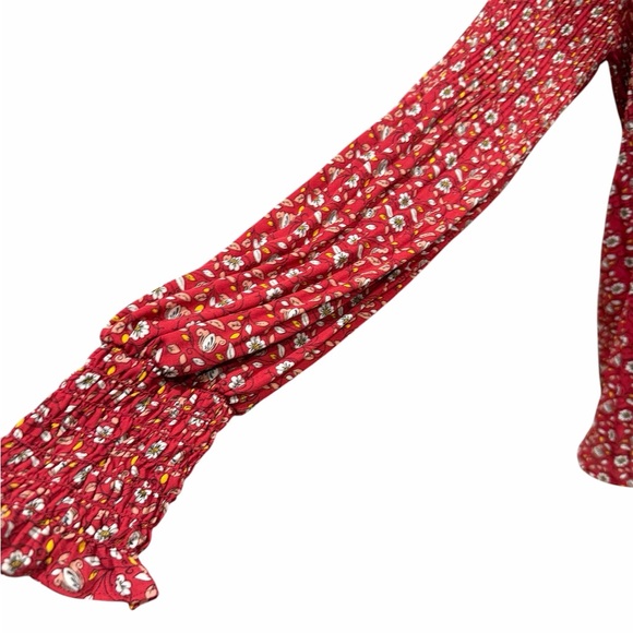 Max Studio Red Floral Peasant Blouse - Picture 4 of 4